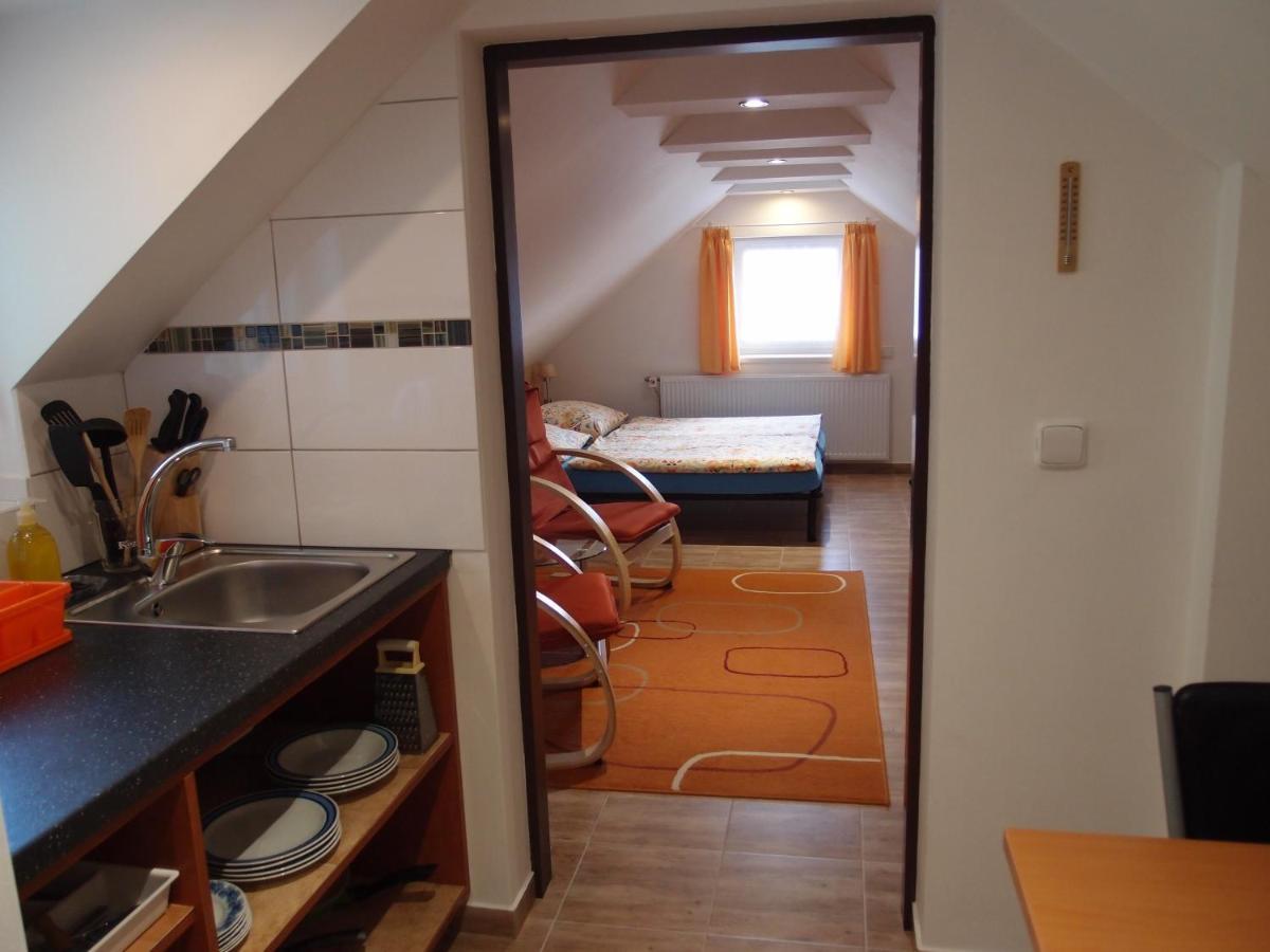 Penzion Cabak Vrchlabi Bagian luar foto