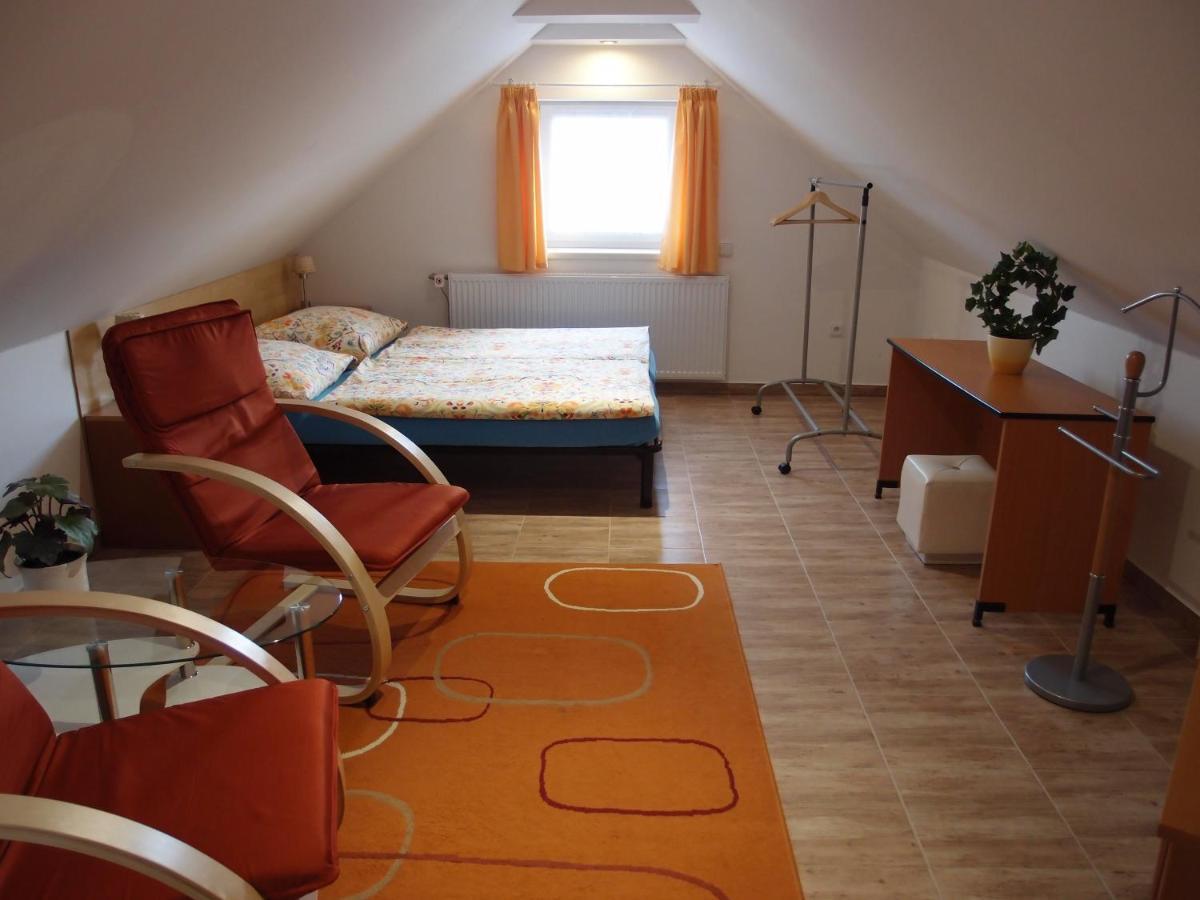 Penzion Cabak Vrchlabi Bagian luar foto
