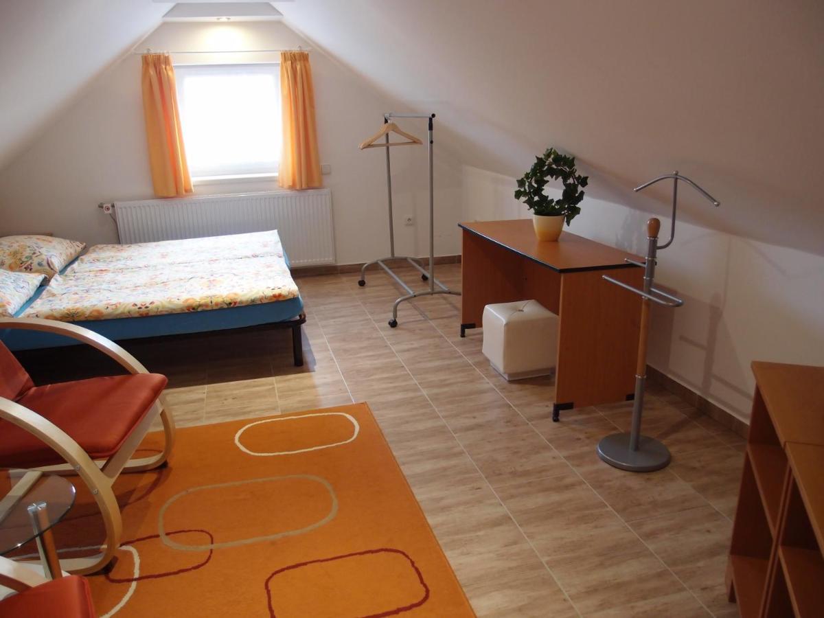 Penzion Cabak Vrchlabi Bagian luar foto