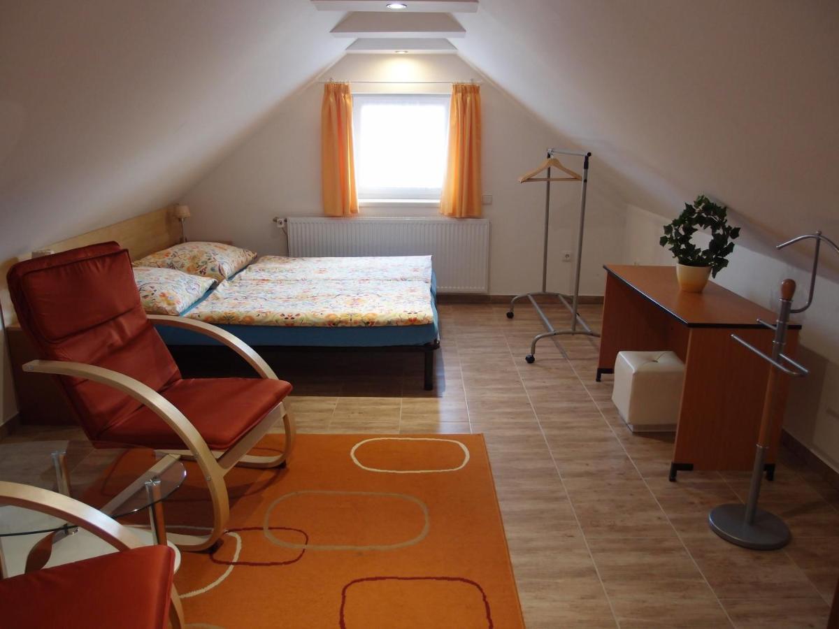 Penzion Cabak Vrchlabi Bagian luar foto