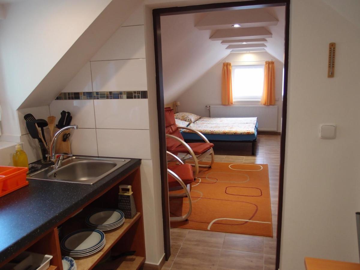 Penzion Cabak Vrchlabi Bagian luar foto